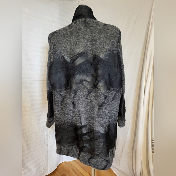 Simon Chang Women's Gray and Black Open Front Sweater - Picture 2 of 5